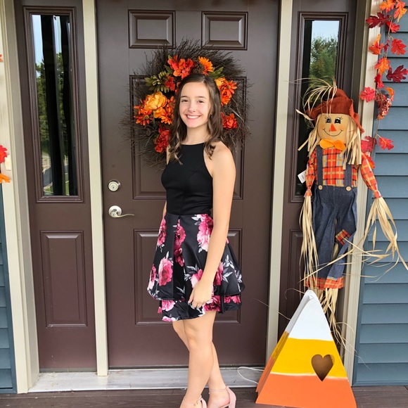 flower dress - Picture 3 of 7